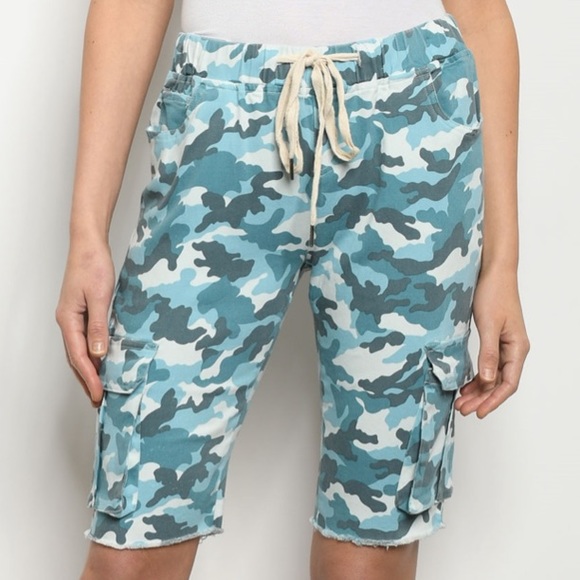 2 for $40 ❤️blue camo shorts - Picture 4 of 6